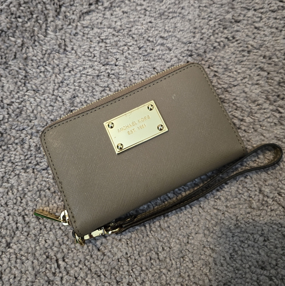 Michael Kors Wristlet Wallet